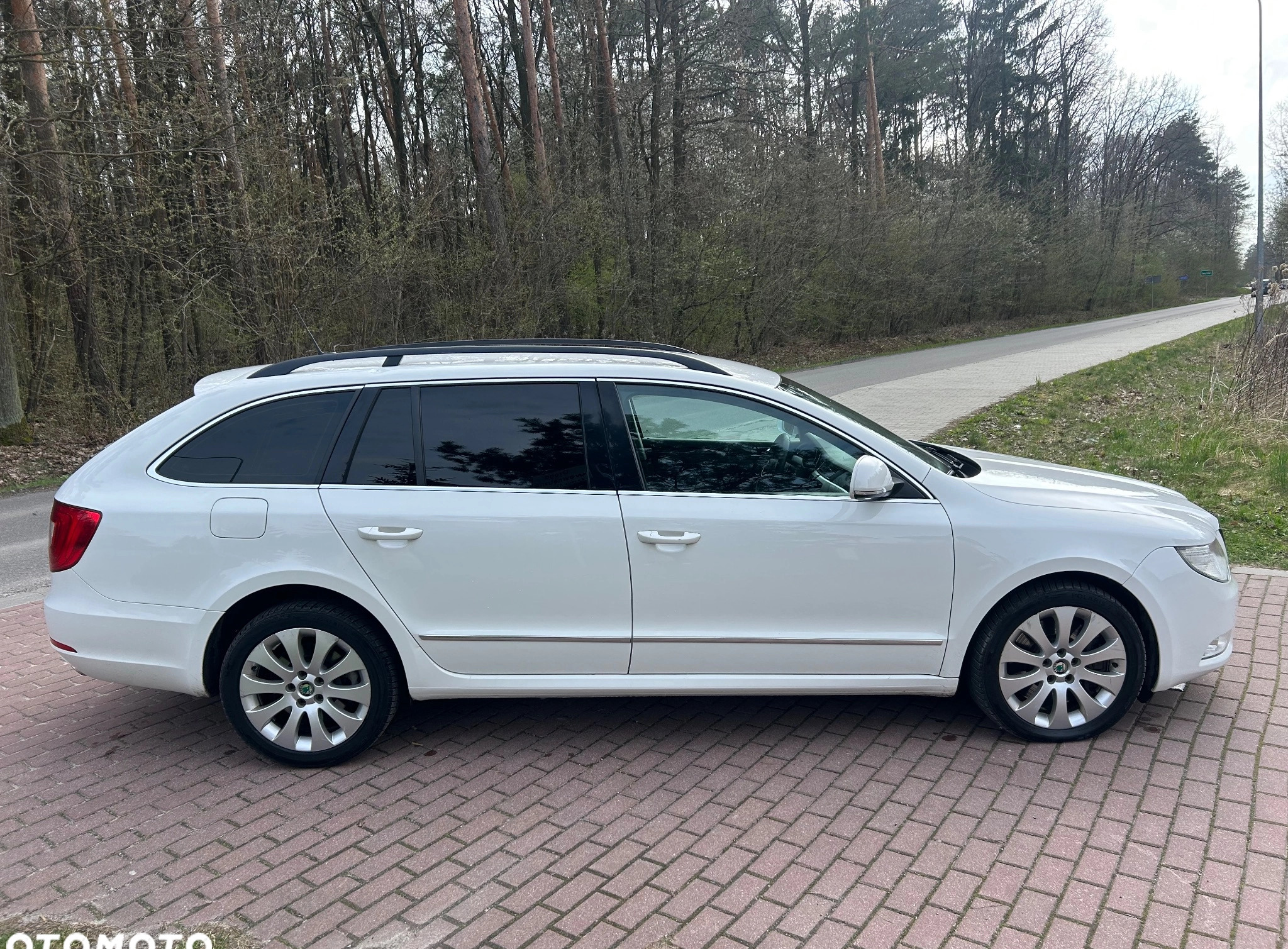 Skoda Superb cena 35049 przebieg: 198600, rok produkcji 2011 z Lublin małe 154